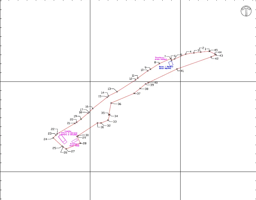 Plano del levantamiento de una finca rústica alargada con su perímetro en rojo, los vértices numerados y las construcciones auxiliares dibujadas