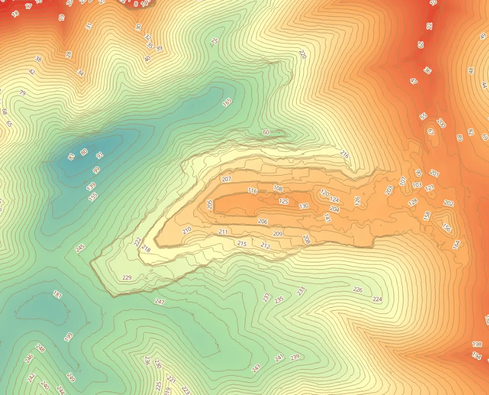 Modelo del terreno de la explotación en colores con curvas de nivel, utilizado en la comparación entre fechas para medir el volumen excavado